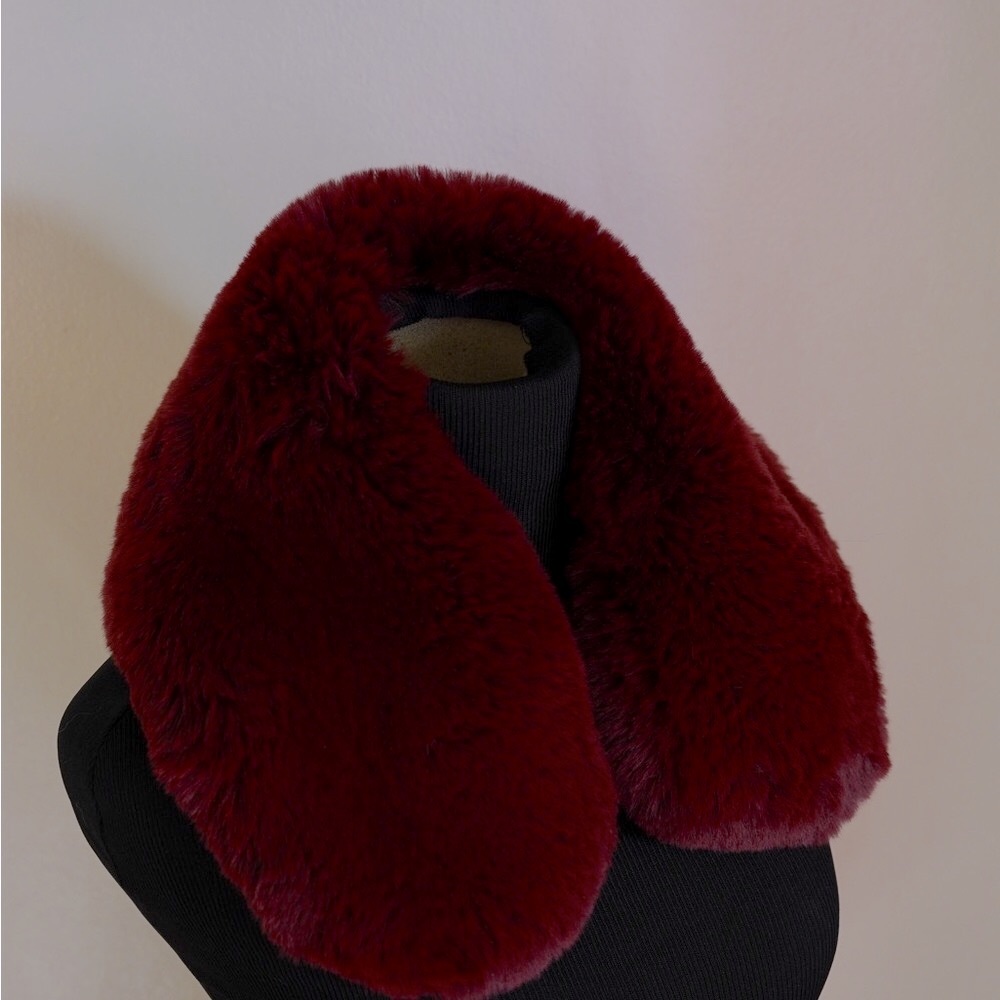 Burgundy Faux Fur Collar